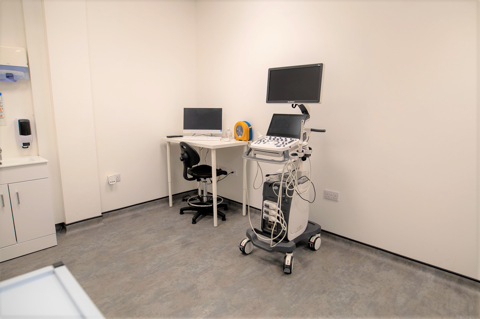 BioGrad Prenatal clinic room